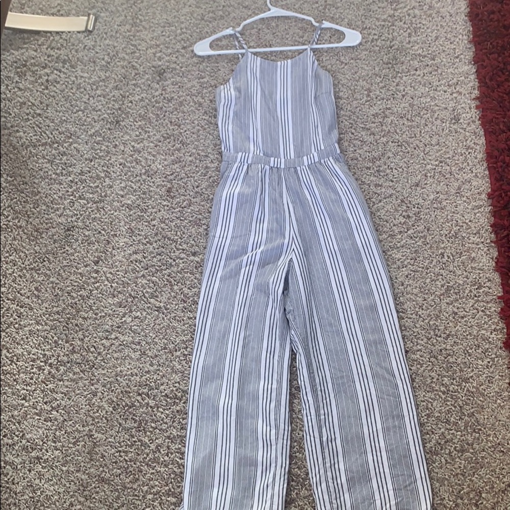 White dark grey stripped jumpsuit XS by Hollister